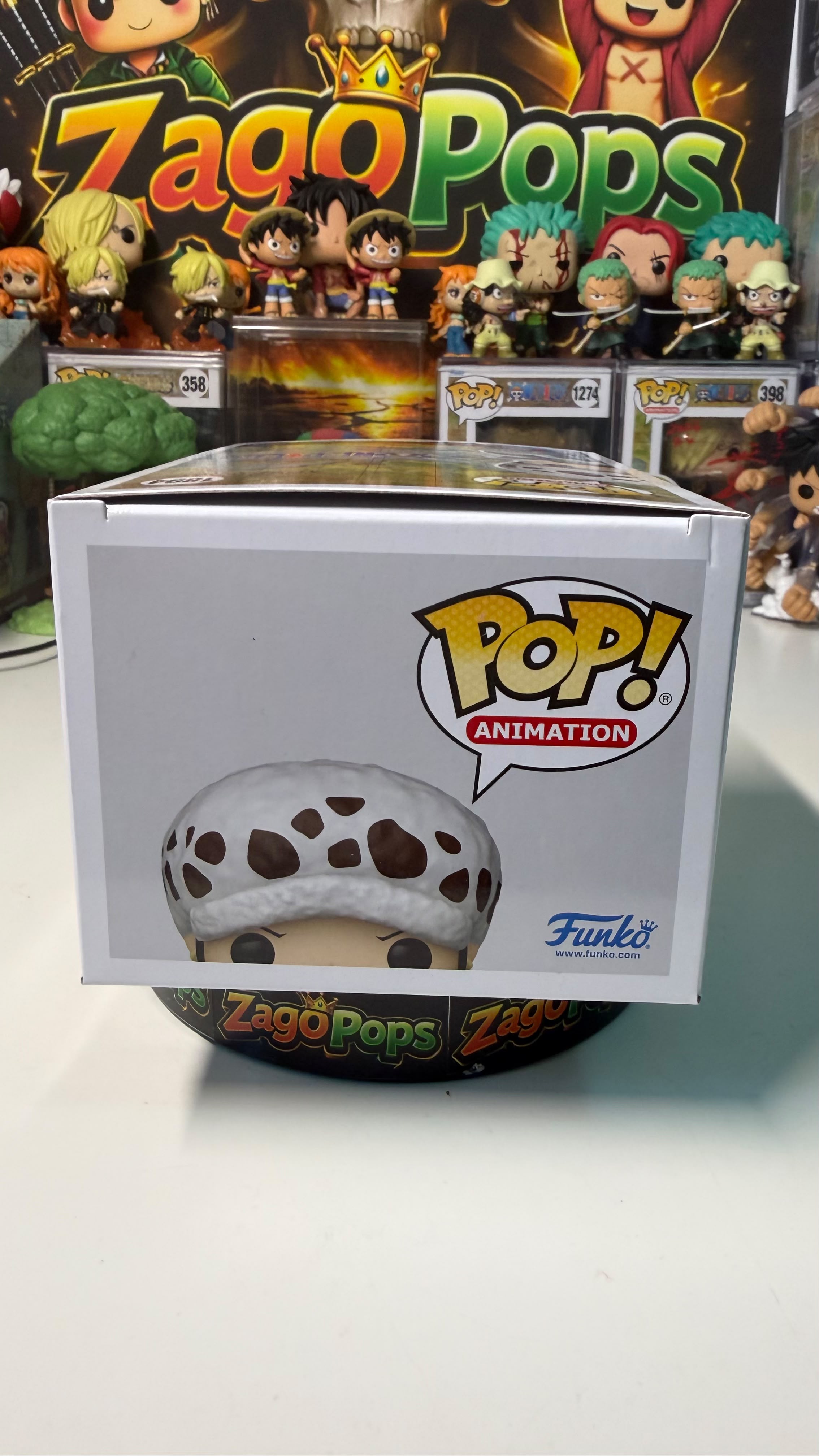 Funko Pop Trafalgar Law 1894 Glows in the dark One Piece