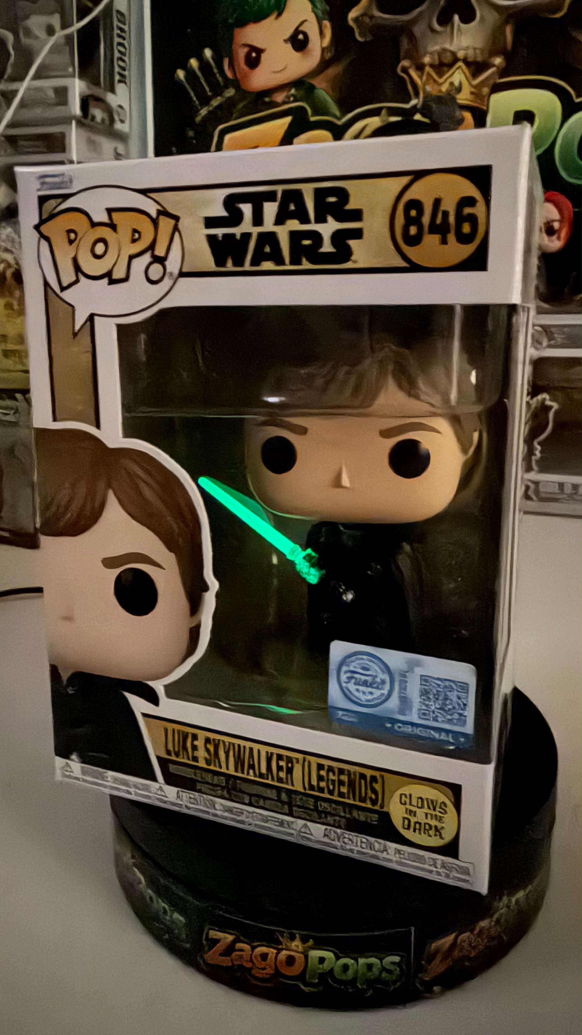 Funko Pop Luke Skywalker (Legends) 846 Glows in the Dark Star Wars