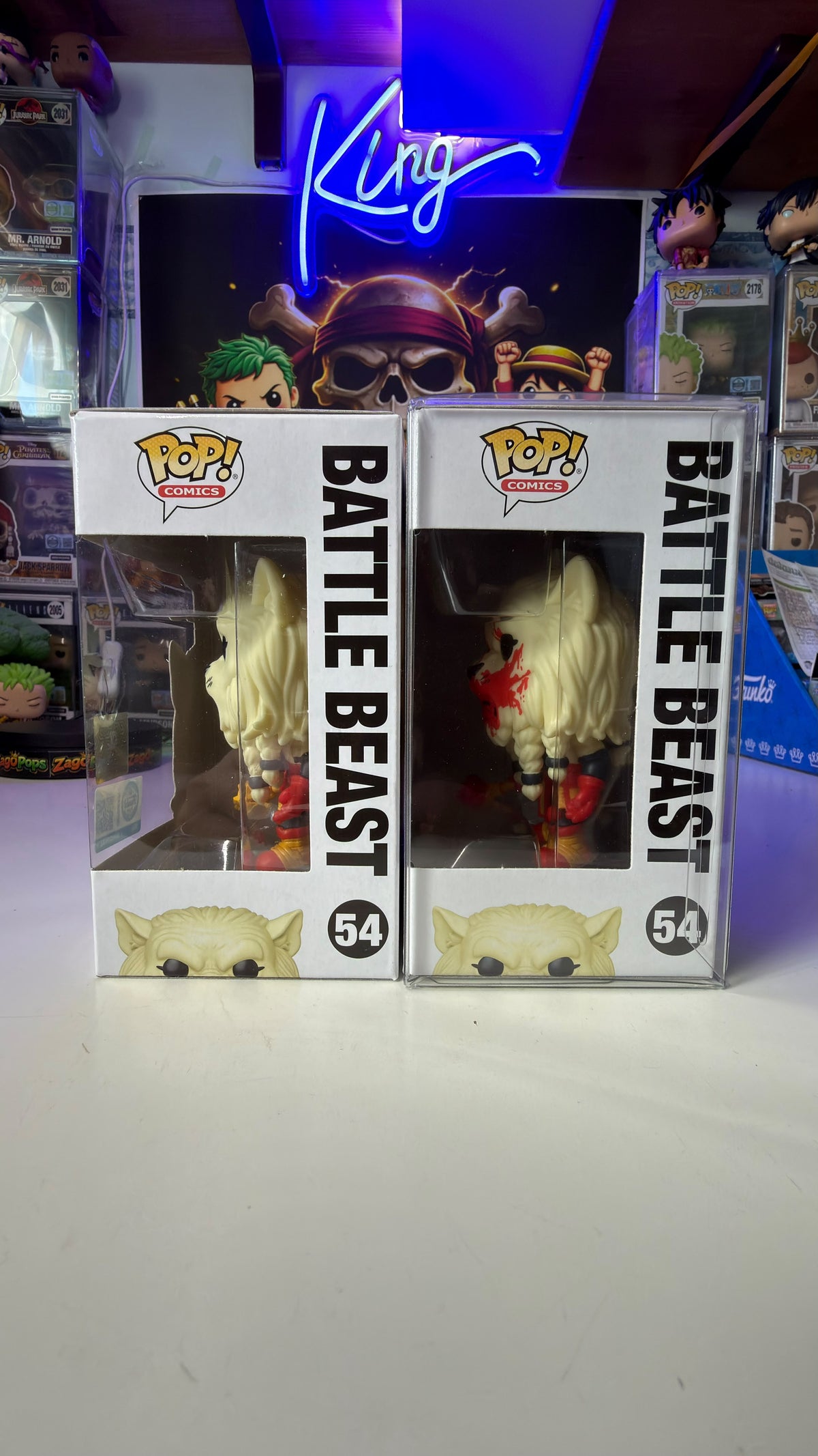 Funko Pop Bundle Battle Beast 54 (Regular + Chase) Chalice Exclusive Invincible